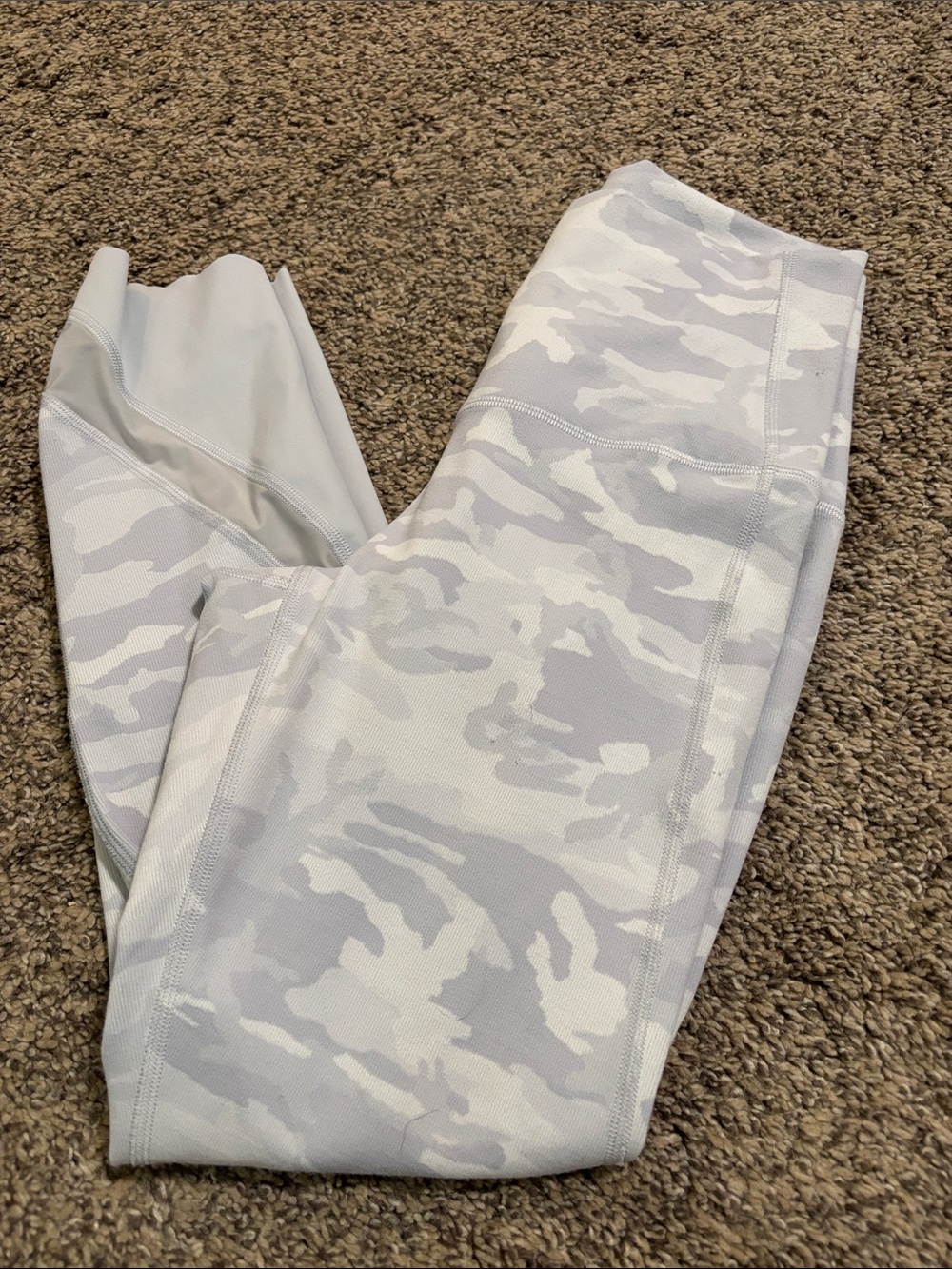 Lululemon Wunder Under HR Crop 23" *Updated Scallop Full-On Luxtreme size 6